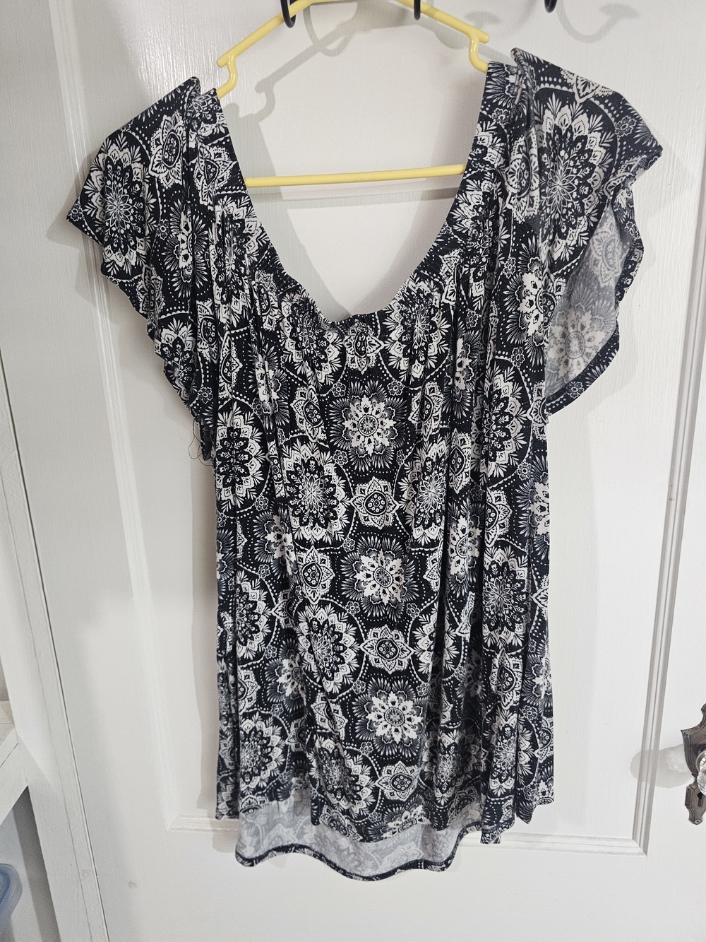 torrid Black & White Mandala Print Flutter Sleeve Tunic